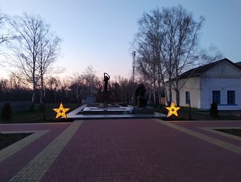 В хуторе Меклета, на прилегающей к мемориалу территории, установлены арт-объекты Звезда